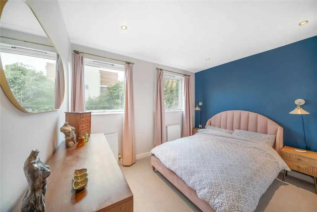 4 bed End of Terrace