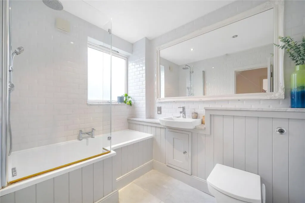 4 bed End of Terrace