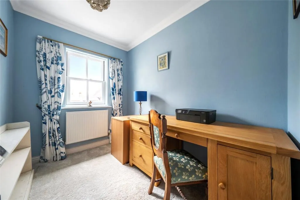4 bed End of Terrace