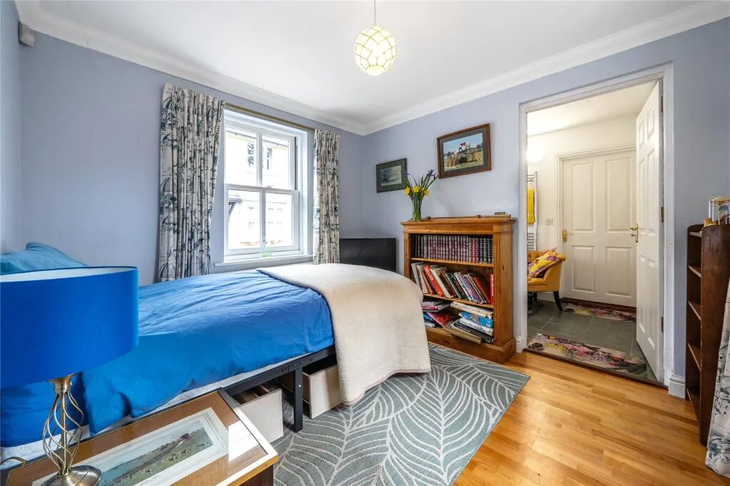 4 bed End of Terrace