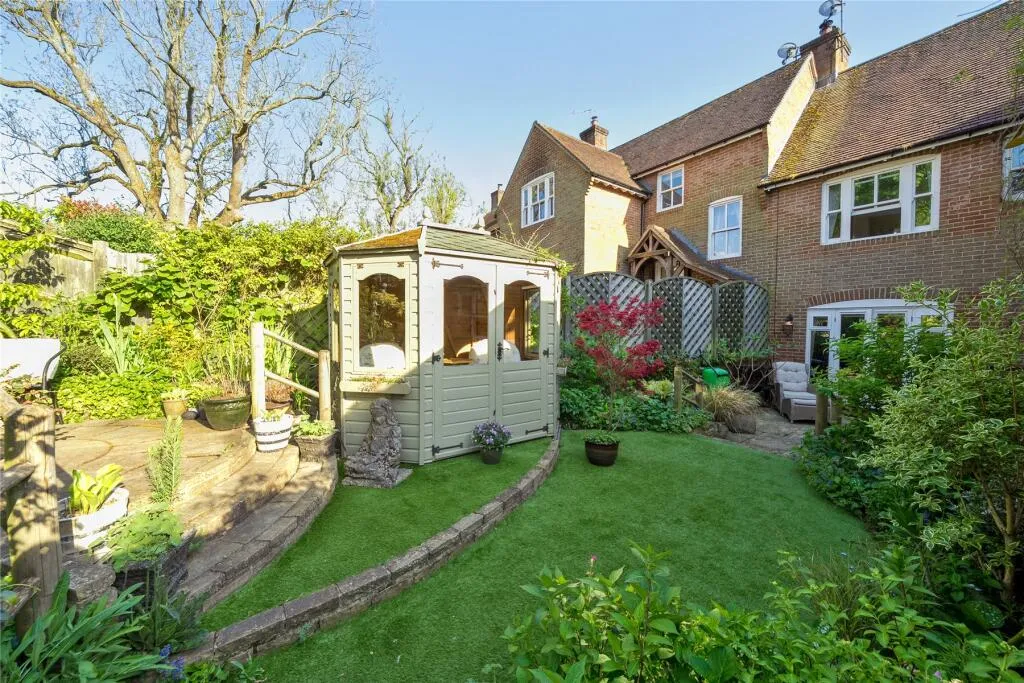 4 bed End of Terrace