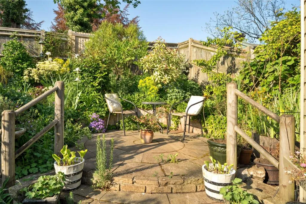 4 bed End of Terrace
