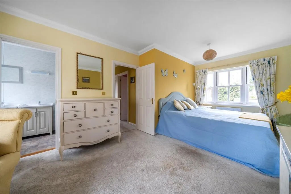4 bed End of Terrace