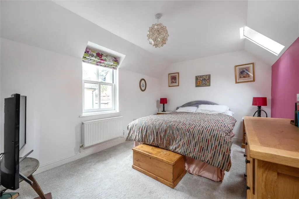 4 bed End of Terrace