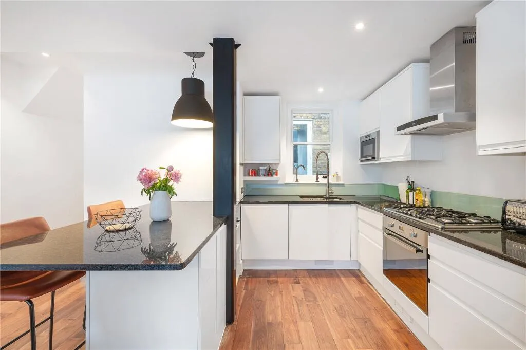 2 bed Ground Flat
