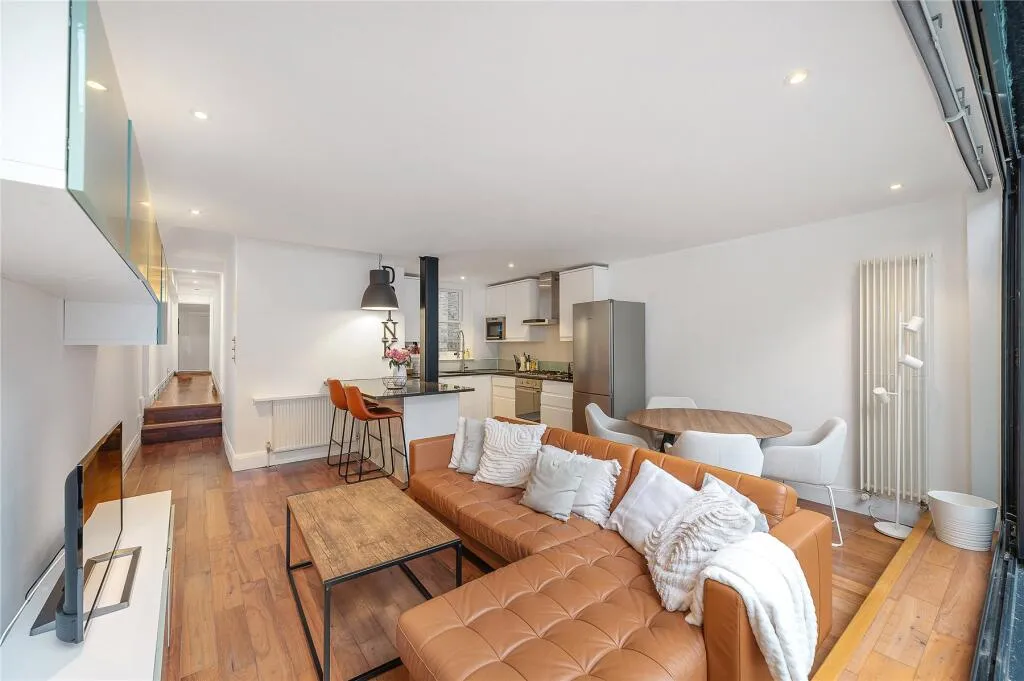 2 bed Ground Flat