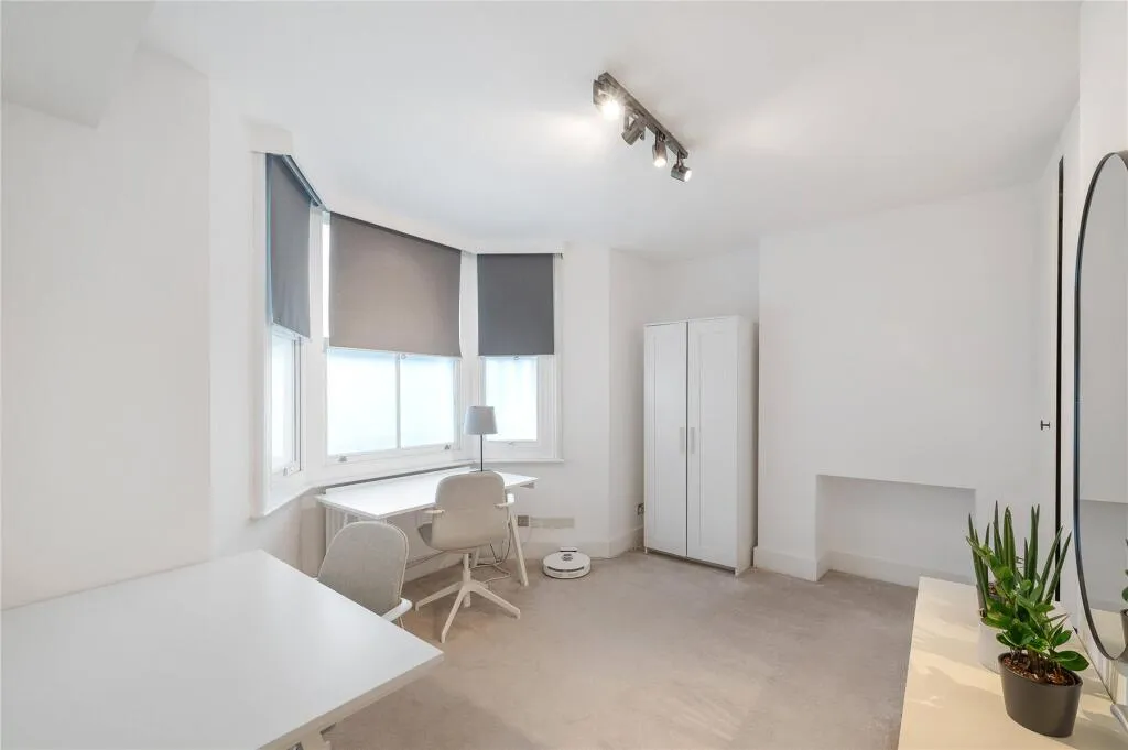 2 bed Ground Flat