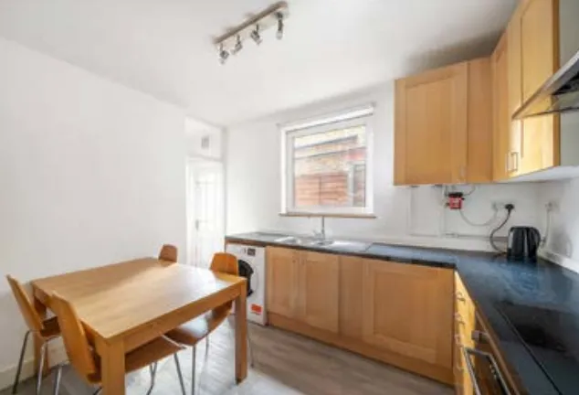 1 bed Ground Flat