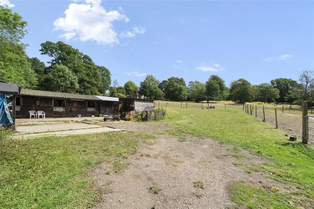 9 bed Detached