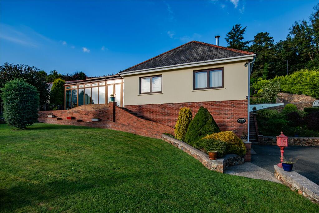 5 bed Detached
