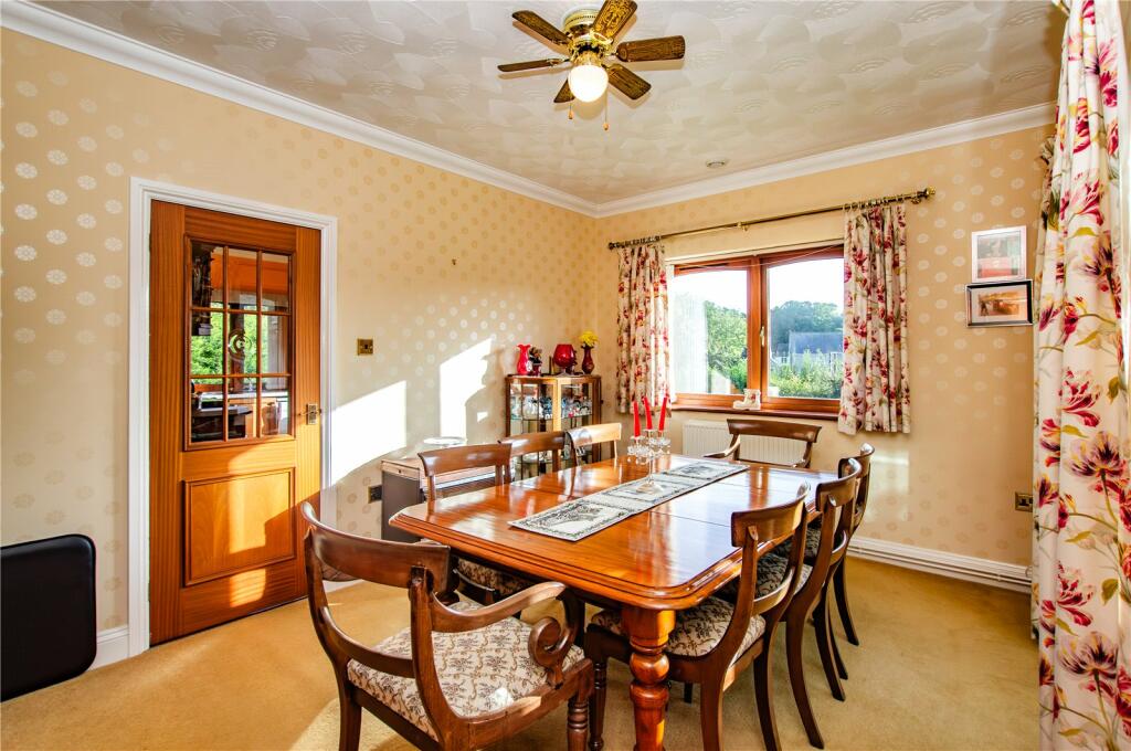 5 bed Detached