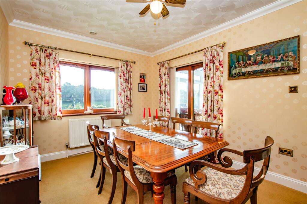 5 bed Detached