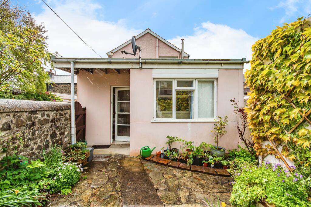 3 bed End of Terrace