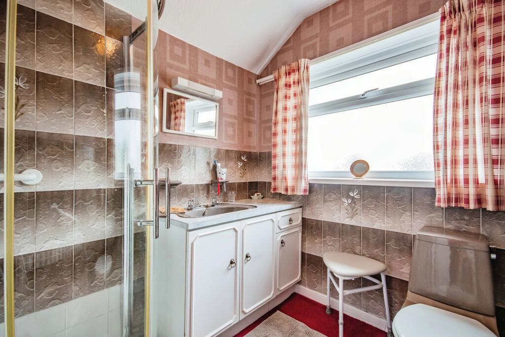 3 bed End of Terrace