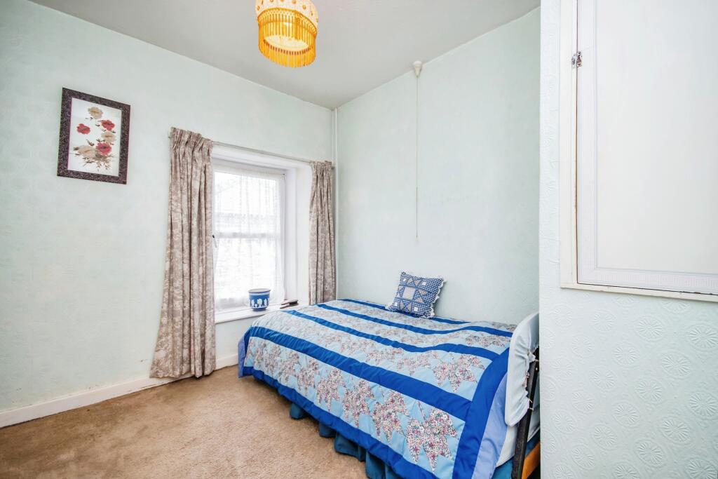 3 bed End of Terrace
