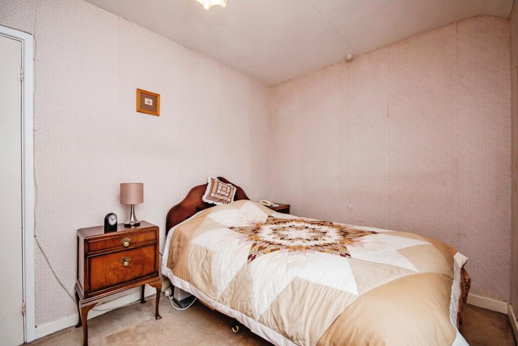 3 bed End of Terrace