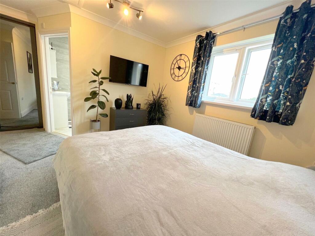 3 bed Town House