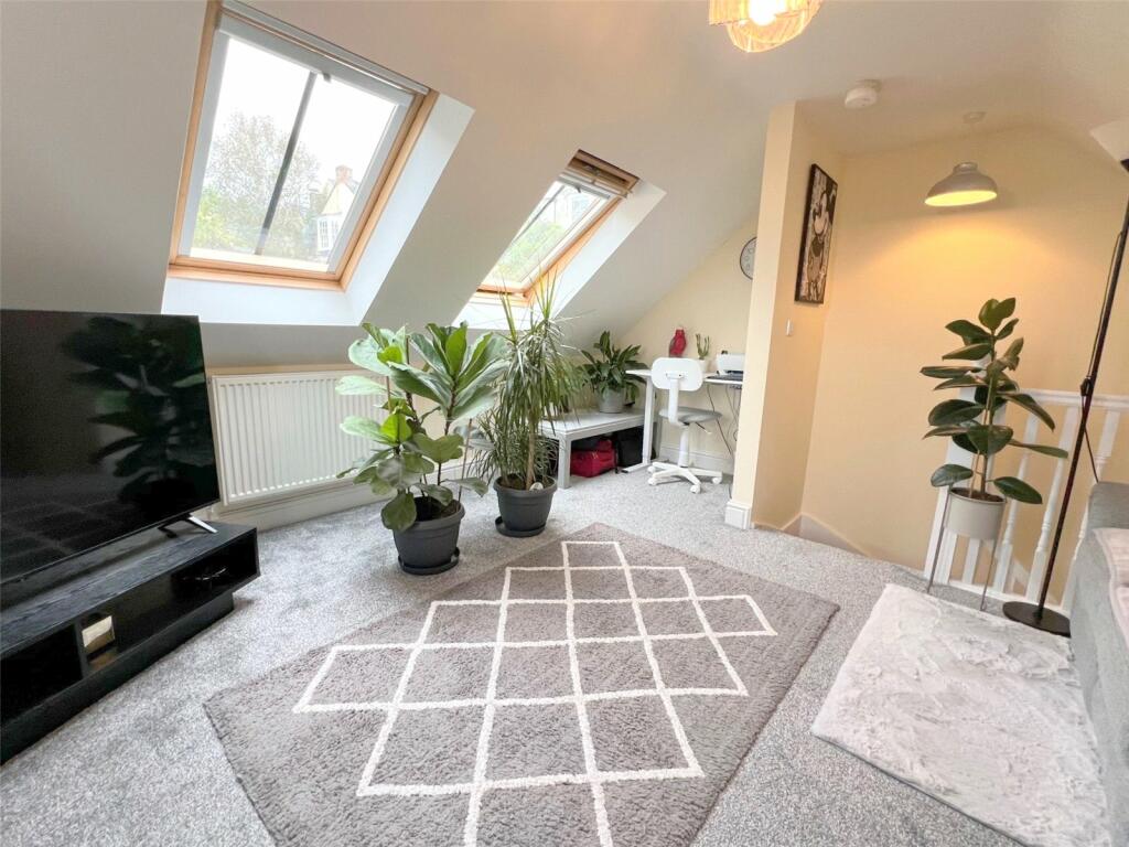 3 bed Town House
