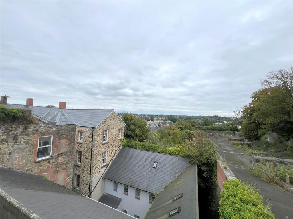 3 bed Town House