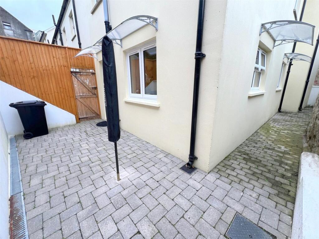 3 bed Town House