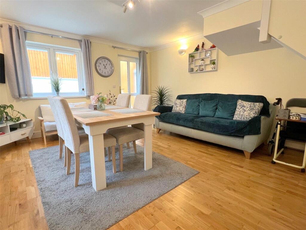 3 bed Town House