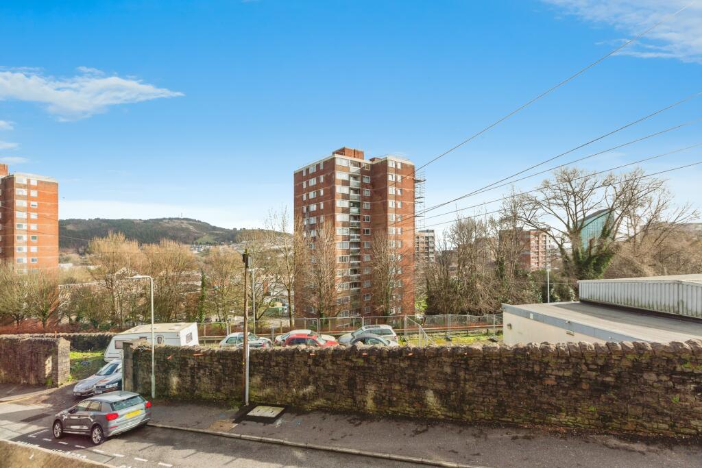 2 bed Terraced