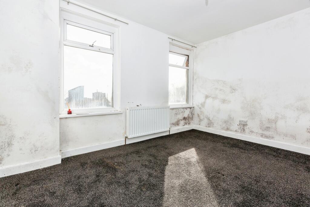 2 bed Terraced