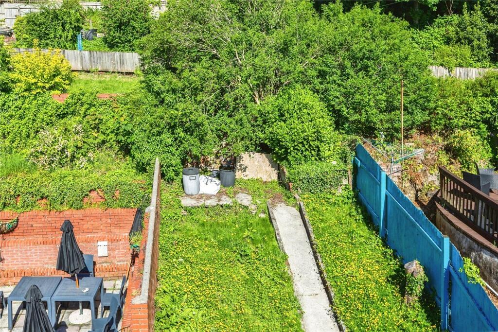 2 bed End of Terrace
