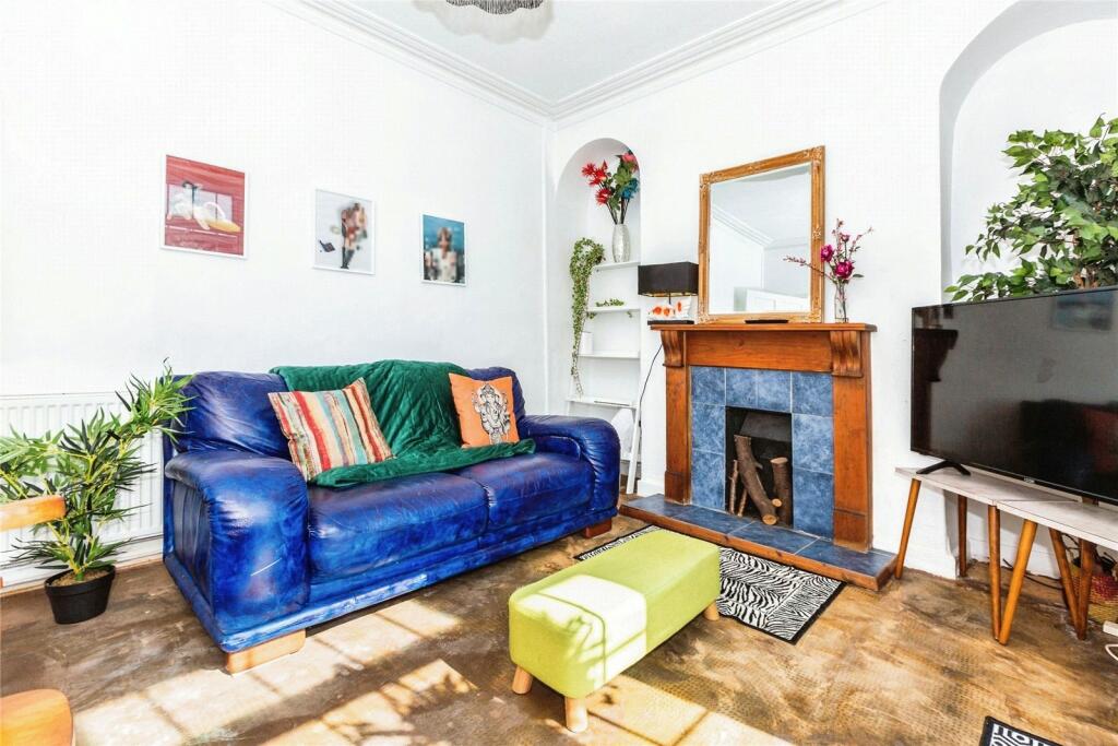 2 bed End of Terrace