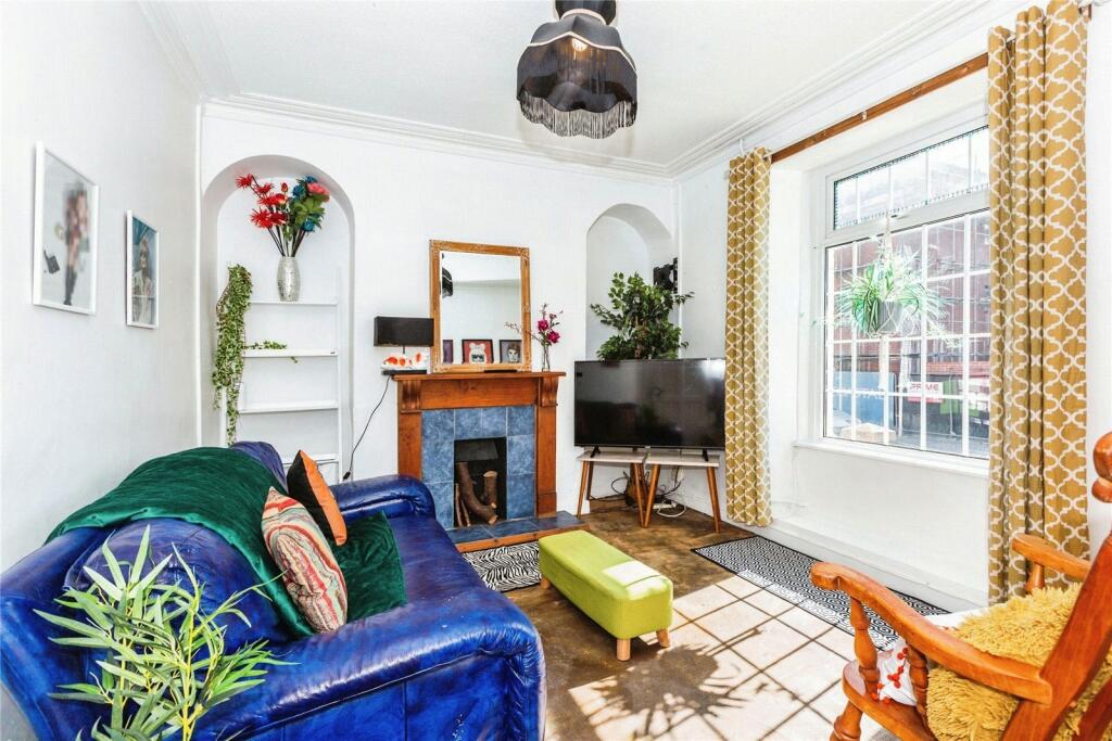 2 bed End of Terrace
