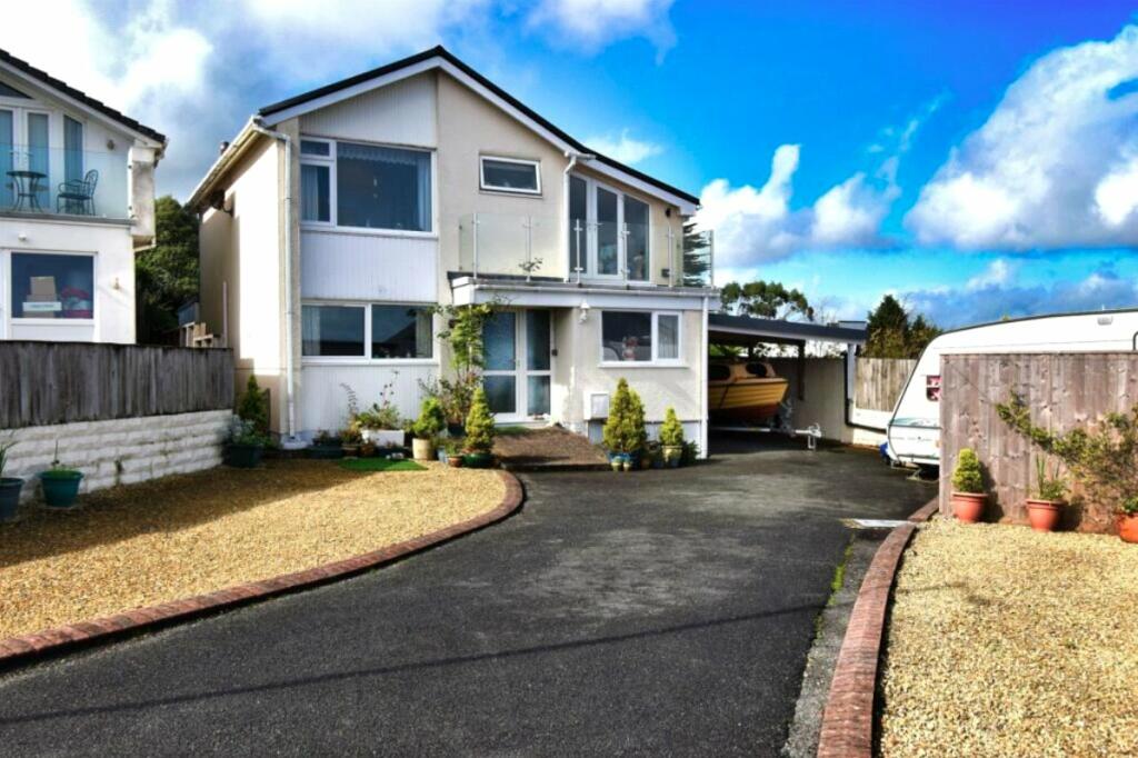 4 bed Detached