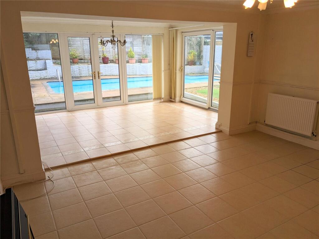4 bed Detached