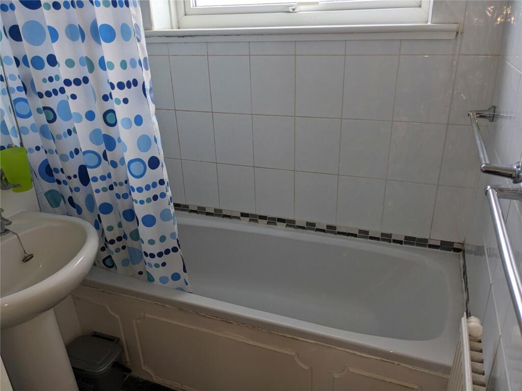 4 bed Detached
