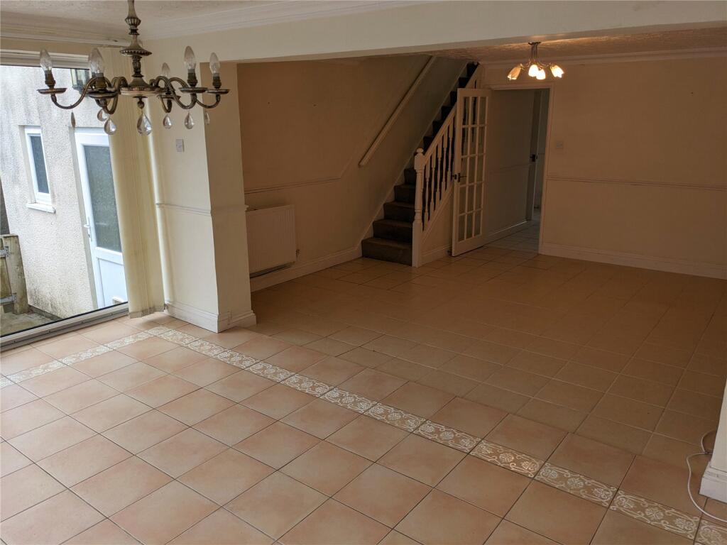 4 bed Detached