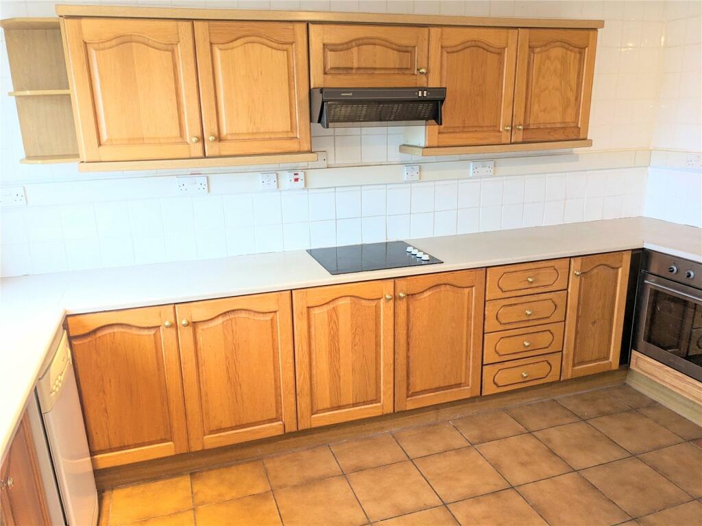 4 bed Detached