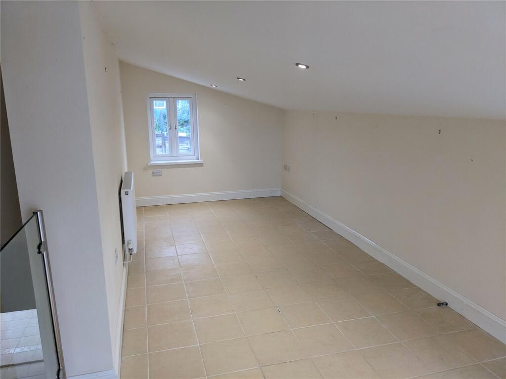 4 bed Detached