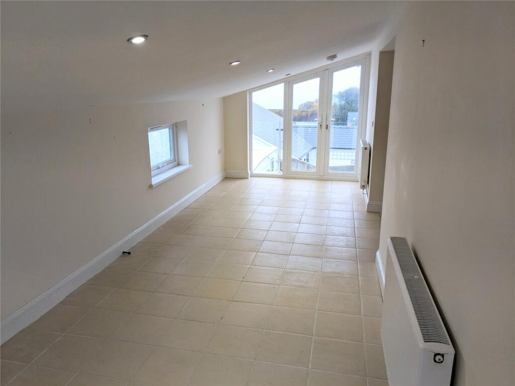 4 bed Detached