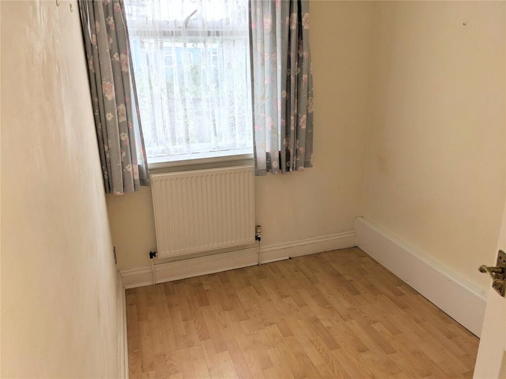 4 bed Detached
