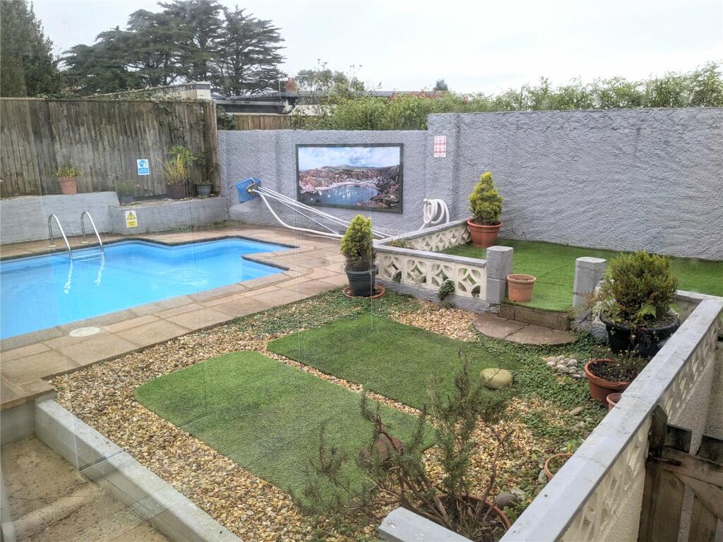 4 bed Detached