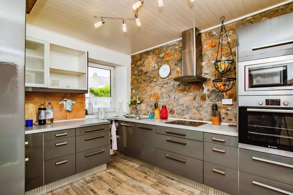 3 bed Semi-Detached