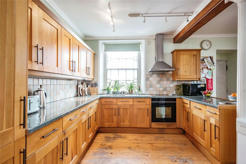 7 bed House