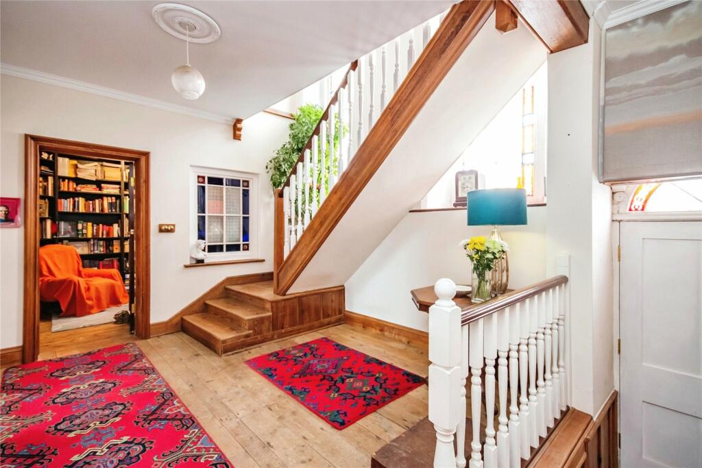 7 bed House