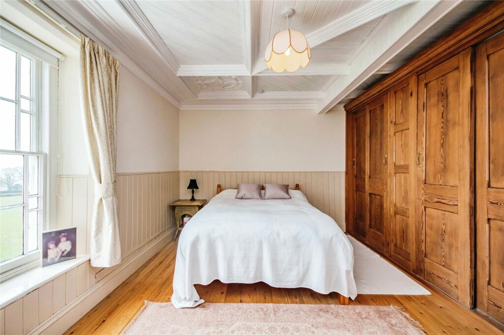 7 bed House