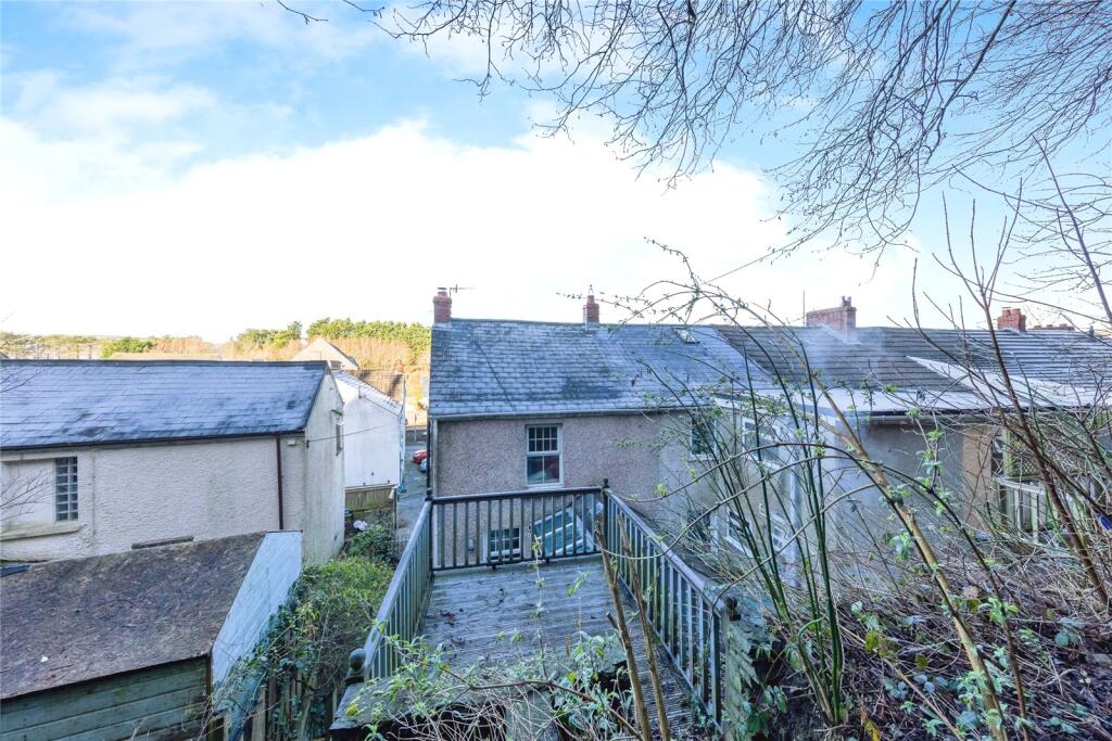 3 bed End of Terrace