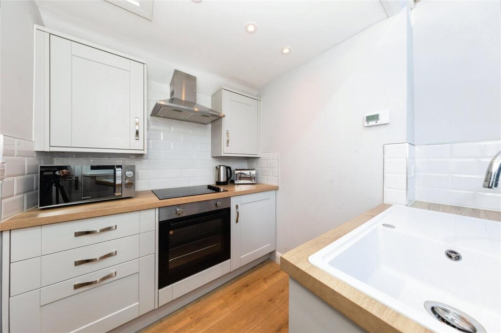 3 bed End of Terrace