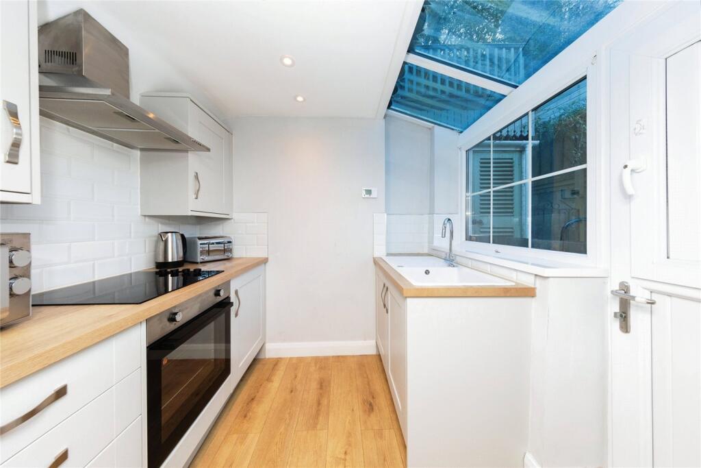3 bed End of Terrace