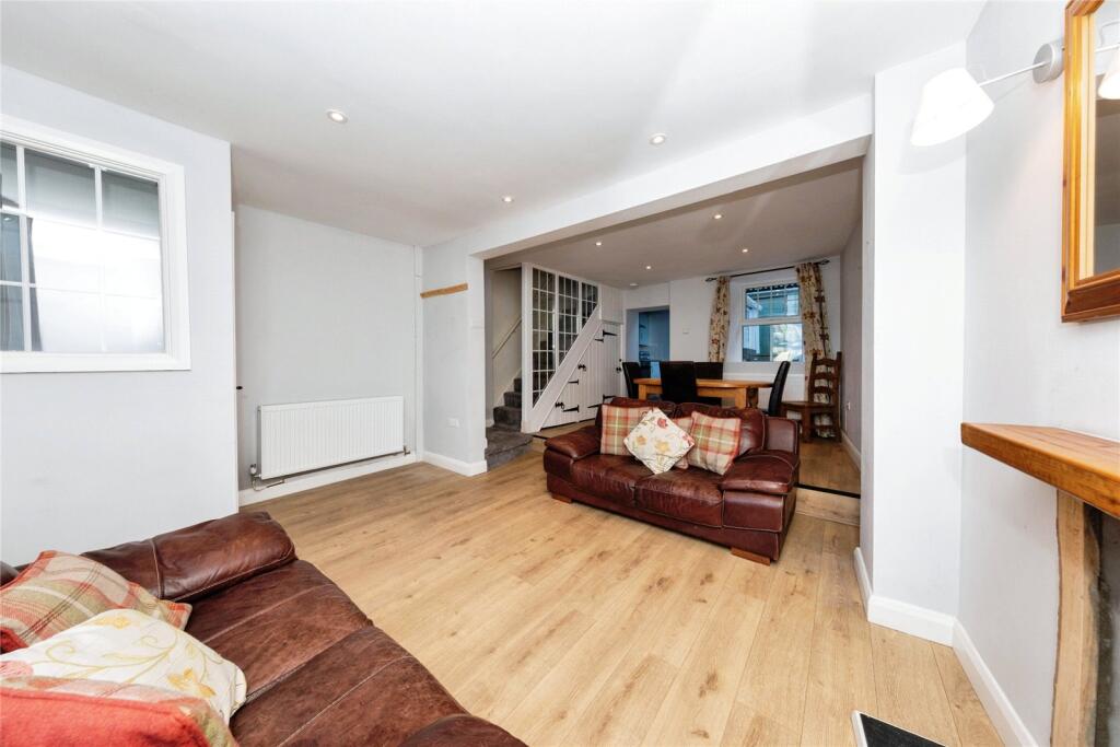 3 bed End of Terrace