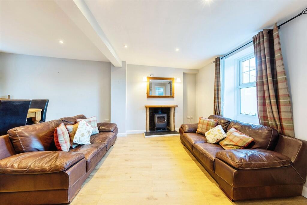 3 bed End of Terrace