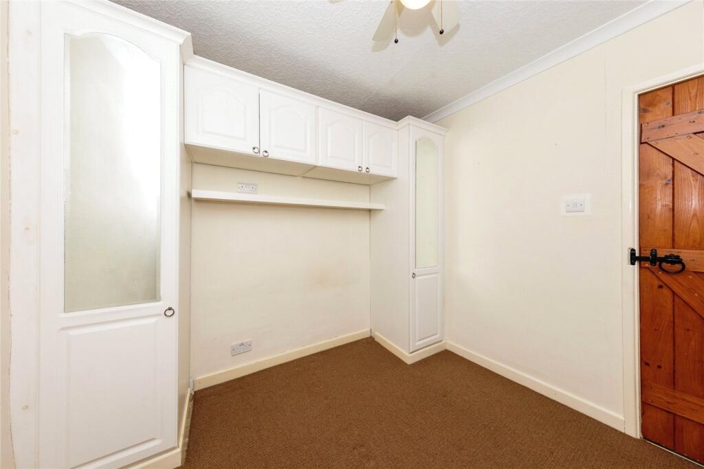 3 bed End of Terrace