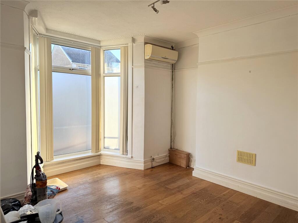 4 bed Terraced